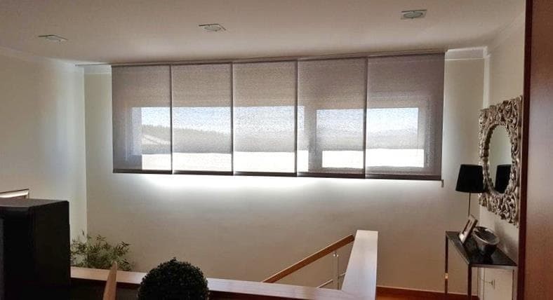 Diferencias entre las cortinas verticales y el panel japonés